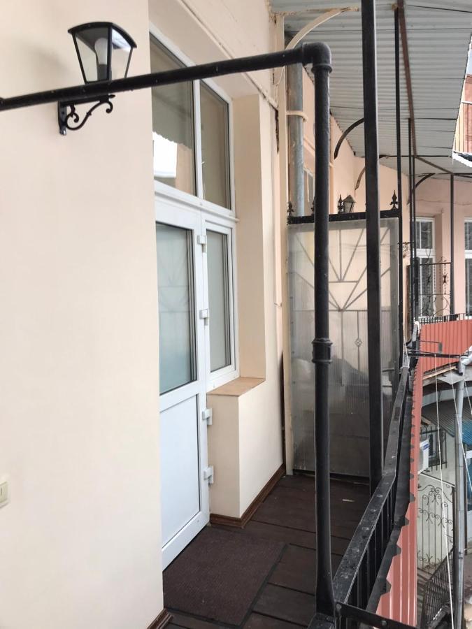 Apartments On Shevchenko Avenue Λβιβ Εξωτερικό φωτογραφία